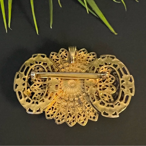 Vintage Antique Yellow Gold Framed Victorian Cameo Brooch Pendant 2 in 1 - Picture 5 of 7